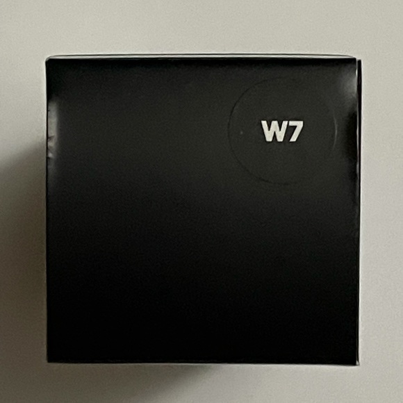 MAC FACE AND BODY RADIANT SHEER FOUNDATION - Picture 2 of 5